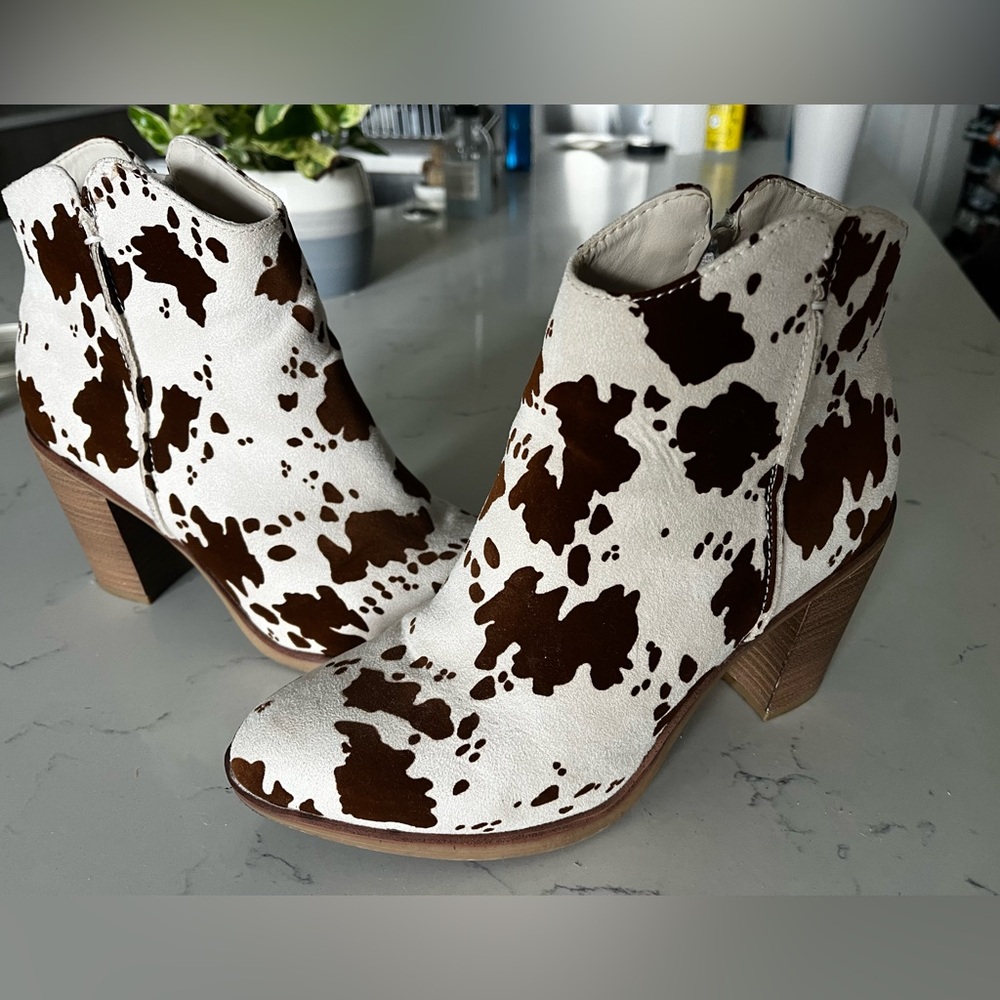 Size 7 cow print boots, altar’d state